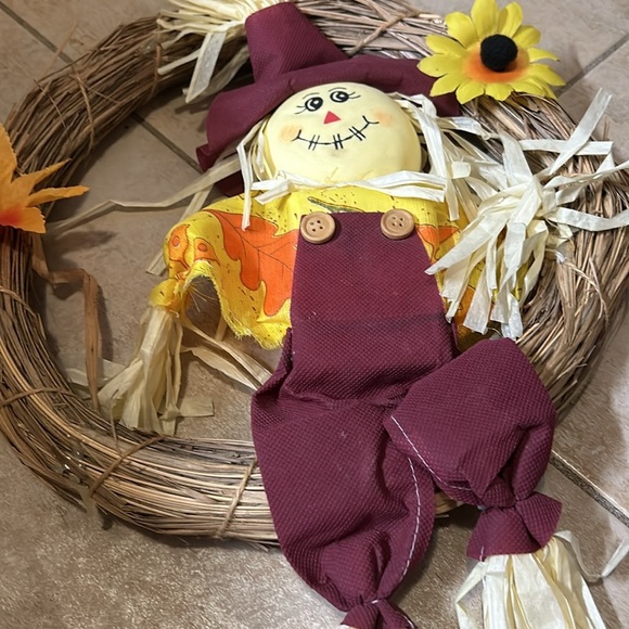 Autumn Scarecrow Wreath with Sunflower Accents - Picture 2 of 6